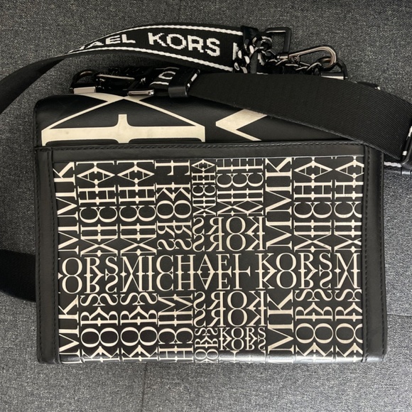 MICHAEL Michael Kors Black and White Crossbody Bag - Picture 3 of 11